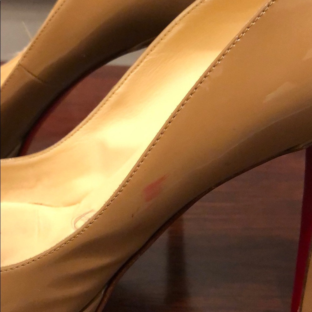 Christian Louboutin patent leather pumps/heels - Picture 8 of 8